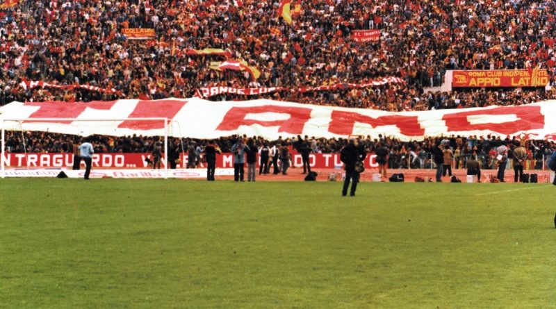 Striscione ti amo roma