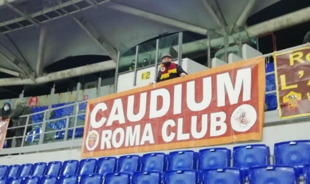 claudium striscione